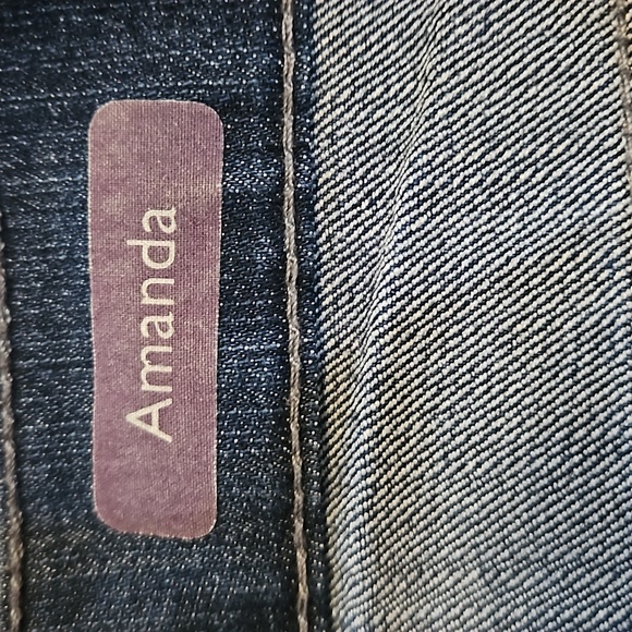 Gloria Vanderbilt | Amanda Fit Dark Wash Jeans | Size 14 - Picture 5 of 6